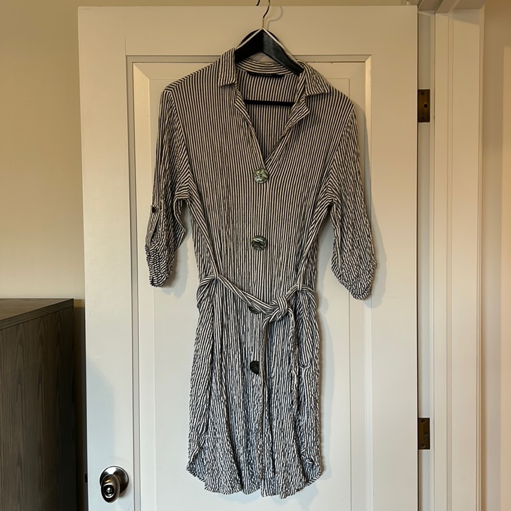 Zara Dress, small white & grey stripe, faux front buttons, pockets, tie waist